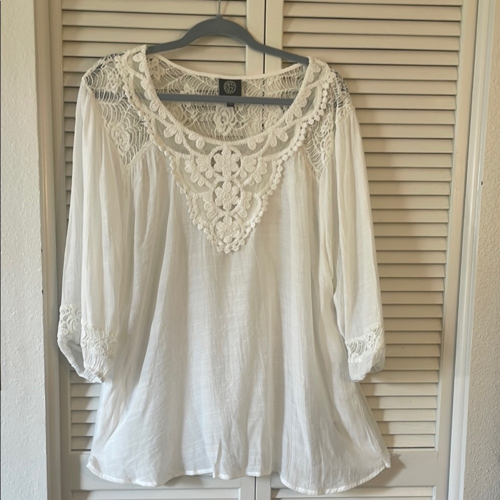 BOBEAU White Lace BOHO Women's Top Used  Pit to Pit 23 1/2”